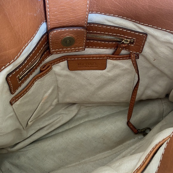 MICHAEL KORS Saddle Leather Purse - Picture 12 of 13